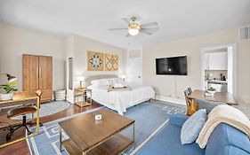 Scenic South Main Apartment With Breathtaking Views For 3 Guests